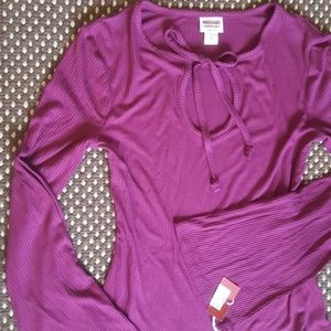 Keyhole Maroon Bell Sleeve Top XS